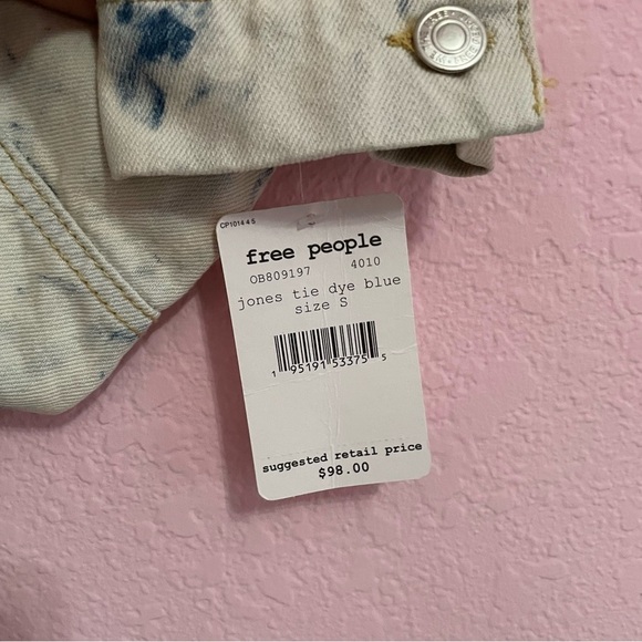 NWT Free People denim jacket Rumors Jones tie dye blue size small - Picture 6 of 9